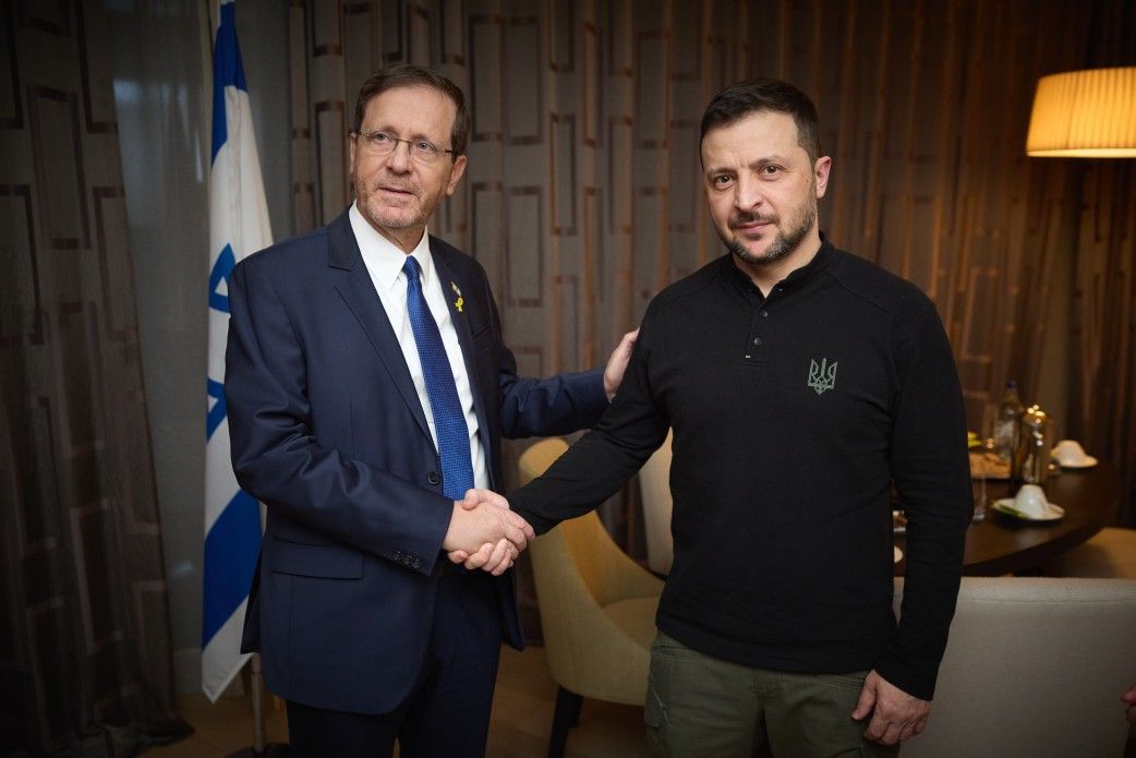 Zelensky meets German opposition leader, Israeli president at Davos forum