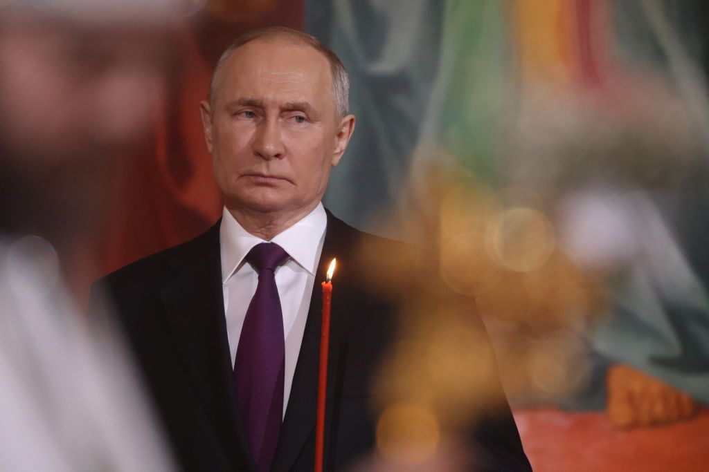 Putin ready to talk to Trump, Kremlin 'awaits signals' from US