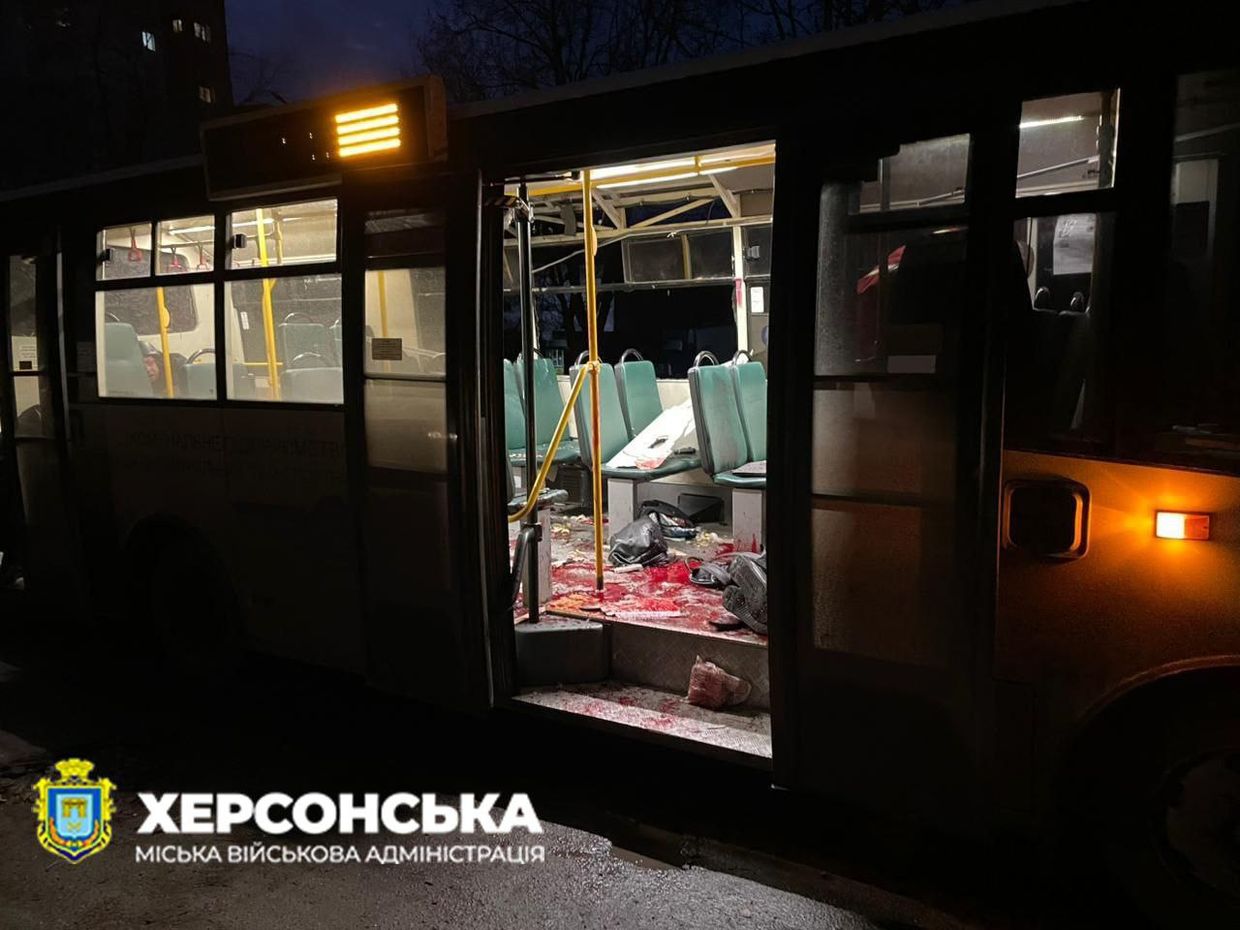 Russian airstrike against Kherson injures 6, damages kindergarten