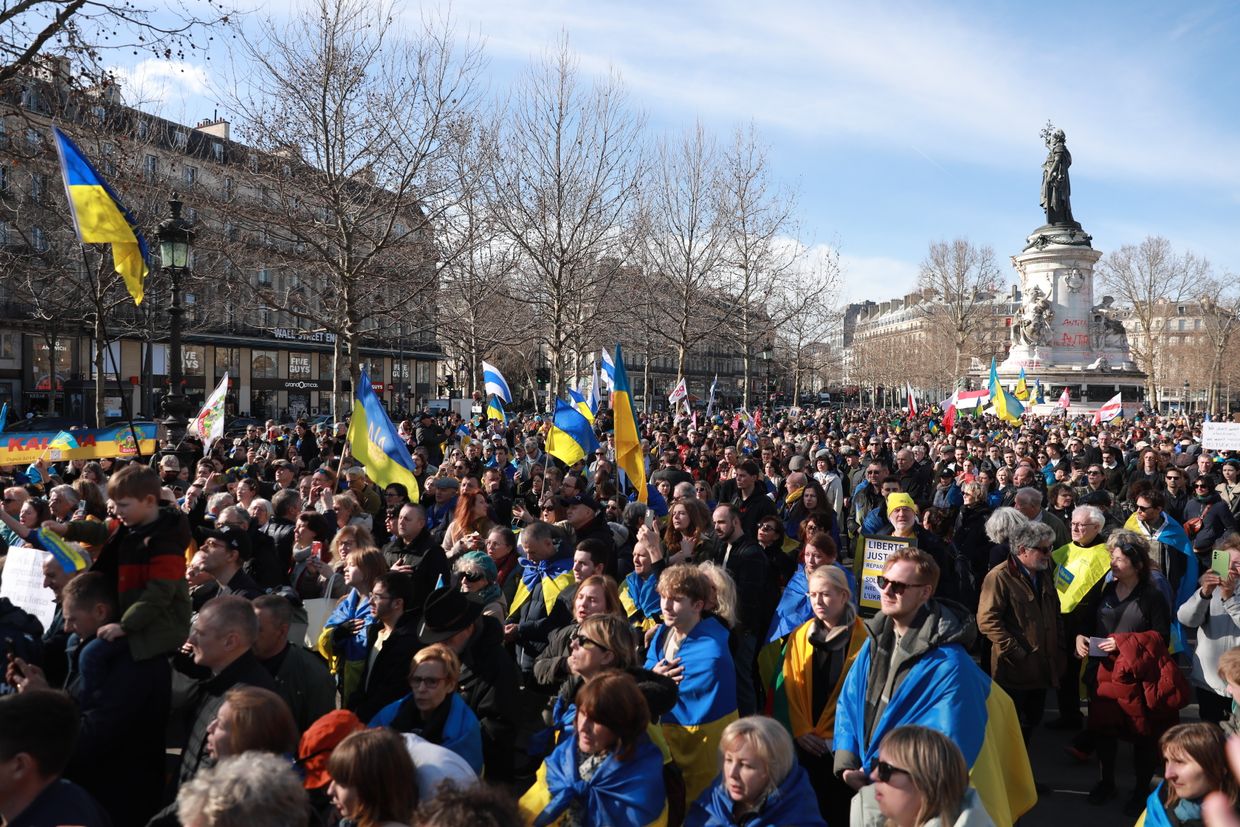 Amid growing Russian, US pressure, world rallies in support of Ukraine