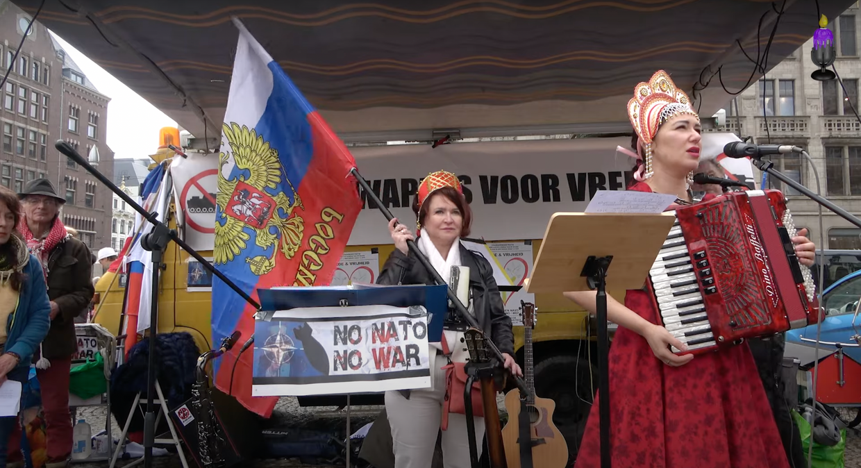 As Ukraine peace talks continue, pro-Russians in Europe are demonstrating to ‘stop Zelensky’