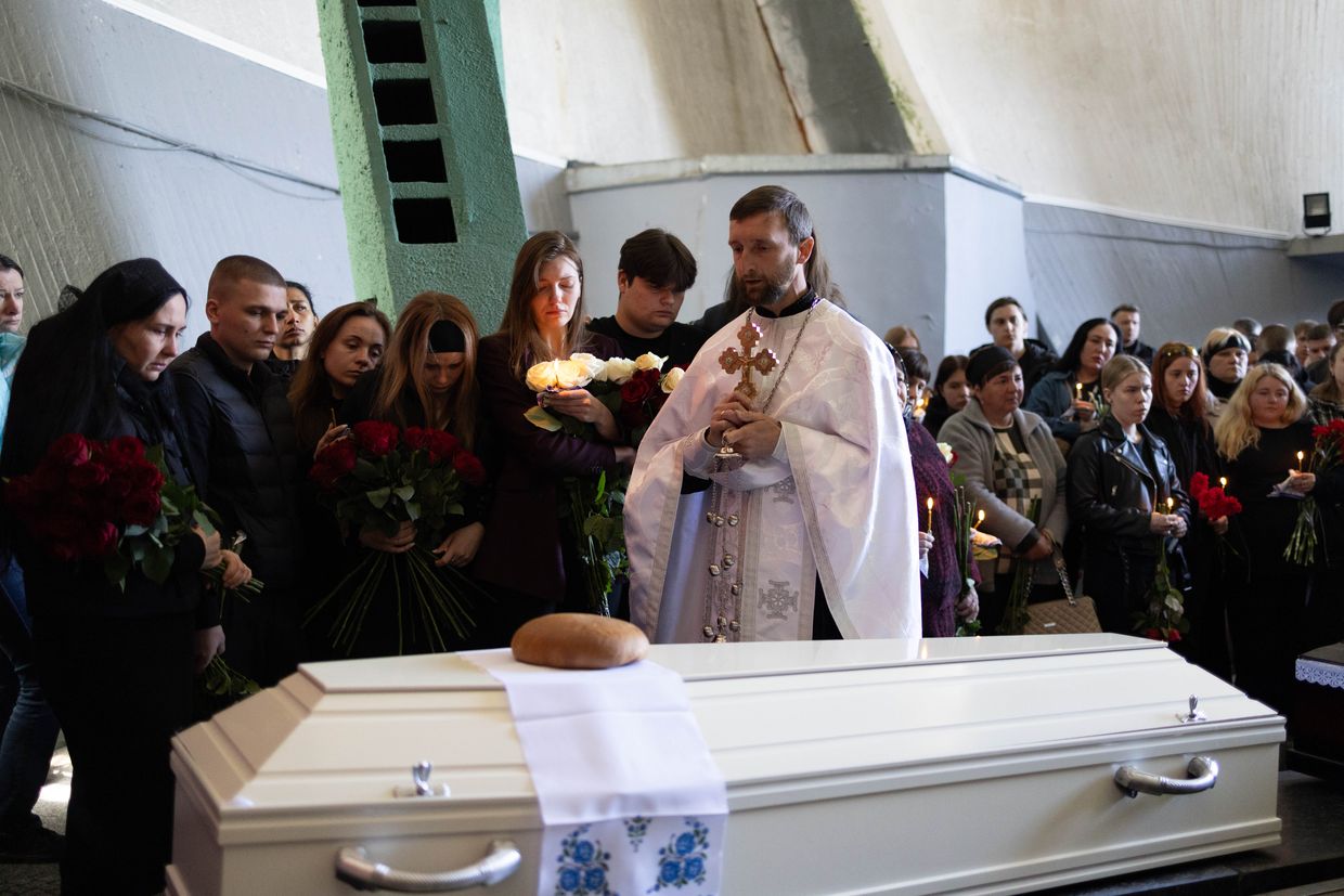 Kyiv teenagers mourn their friend killed by Russian missile (PHOTOS)