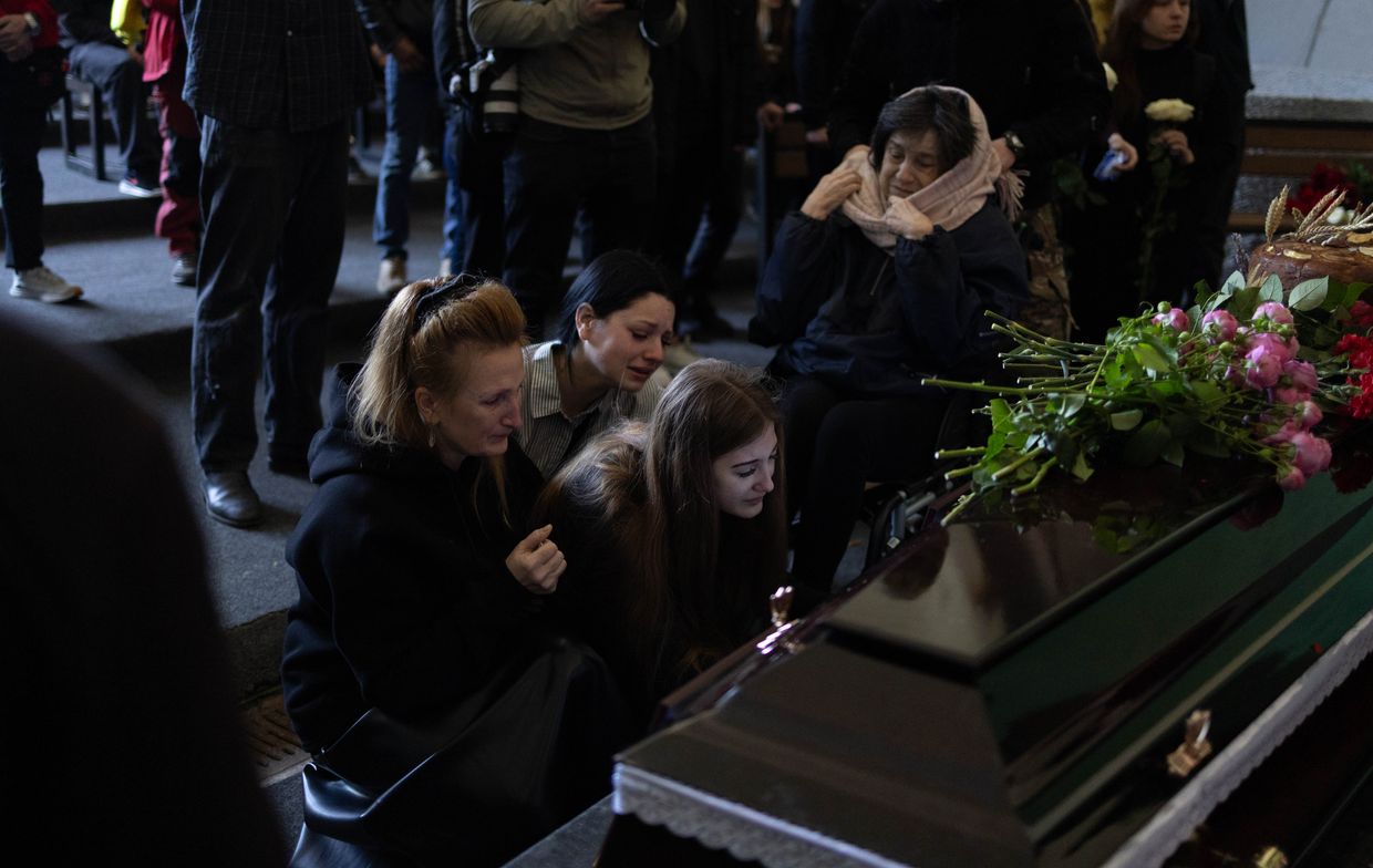 Kyiv teenagers mourn their friend killed by Russian missile (PHOTOS)
