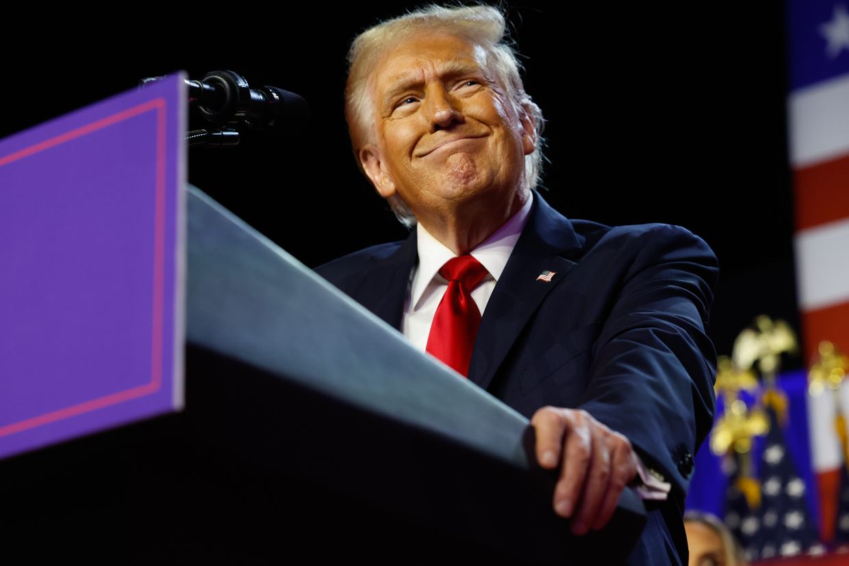Trump says he trusts Putin, won't sanction Russia, prepared to 'back away' from Ukraine peace talks
