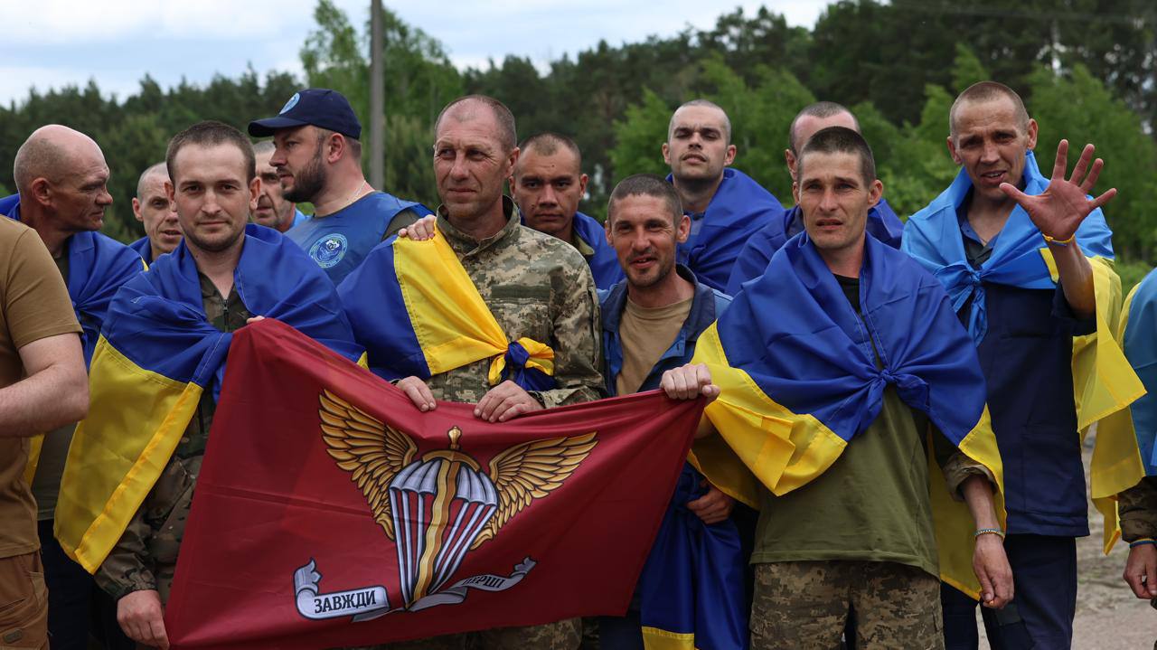BREAKING: Ukraine brings home 307 POWs in 2nd phase of major prisoner swap with Russia