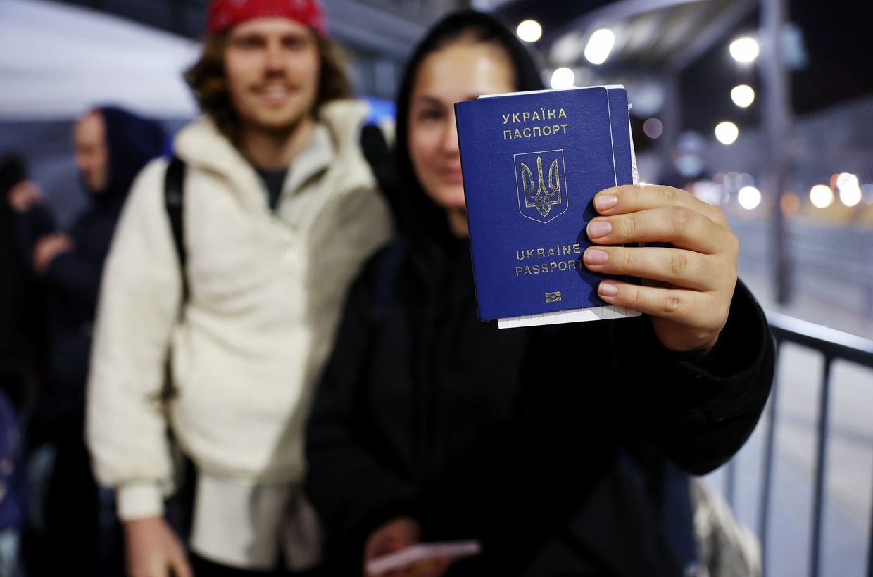 Foreigners move closer to Ukrainian citizenship with new draft law, but red tape obscures their path